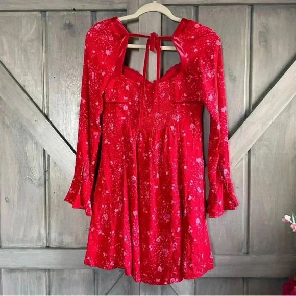 Free People Red Floral Tess Mini Dress peasant velvet Size Small‎ $128 Valentine - Picture 9 of 11